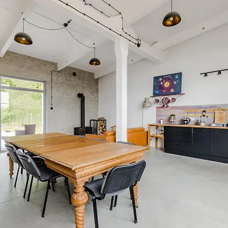 Lotnik Nad Jeziorem 3*